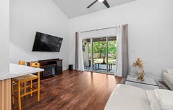 1215 NW 55th St, Gainesville, FL 32605