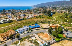 622 Alma Real Dr, Pacific Palisades, CA 90272