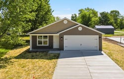 256 Walnut Street, Hawk Point, MO 63349
