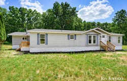 8636 Maple Road, Lyons, MI 48851