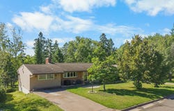 5310 Oakley St, Duluth, MN 55804