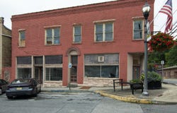 169 W Main St, Ronceverte, WV 26426