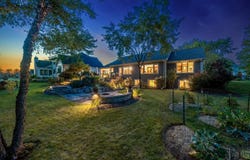 1000 CROWN POINTE Circle, SUAMICO, WI 54173-8077