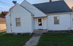 814 Elm St, Correctionville, IA 51016