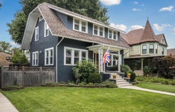 3220 Wisconsin Avenue, Berwyn, IL 60402