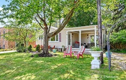15 E Wall Street, Douglas, MI 49406