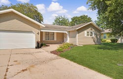 908 Hillside Court, Monticello, IL 61856