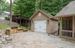 1409 Cherokee Rd, Byrdstown, TN 38549