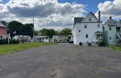 814 E 3Rd St, Plainfield City, NJ 07062-1017