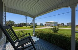 899 Island Road, Harkers Island, NC 28531