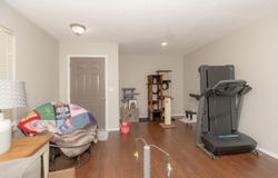 900 E Kirkwood Drive, Aurora, MO 65605