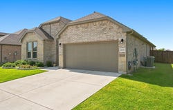 5236 Meadow Lane, Krum, TX 76249
