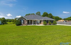 102 Meadow Lake Circle, Ardmore, AL 35739