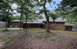 617 Forest Lane, Hurst, TX 76053