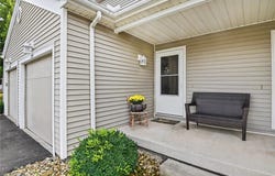 375 Pineview Drive NE, Warren, OH 44484