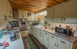 208 S Chestnut St, Sutton, WV 26601