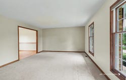 214 S Katie Lane, McHenry, IL 60050