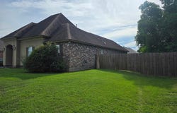 202 Allan Dr, Baton Rouge, LA 70815