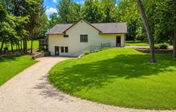 2579 West Fairgrounds Road, Freeport, IL 61032