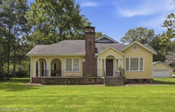 3521 Mcfarland Road, Raymond, MS 39154