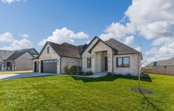 4464 E Lancaster Way, Springfield, MO 65802