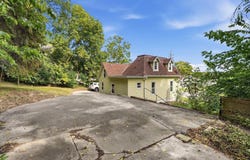 634 E North St, Waukesha, WI 53188