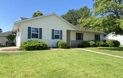 1224 Old Crows Way, Springfield, IL 62712