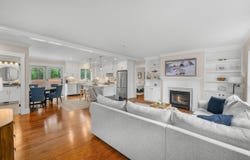 20 Wedgewood Drive, Centerville, MA 02632