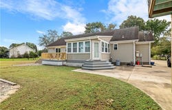 166 S DOZIER Road, Moyock, NC 27958