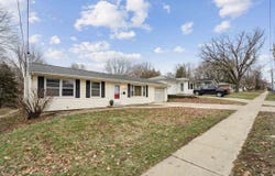 1237 Melrose Ave, IowaCity, IA 52246