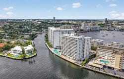 121 Golden Isles Dr, Hallandale Beach, FL 33009