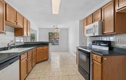 1028 ZENITH Rd, Cordova, TN 38018