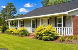 1194 Blackshear Hwy, Baxley, GA 31513