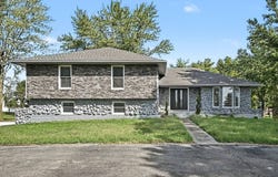 12223 Hills Rd, Kearney, MO 64060