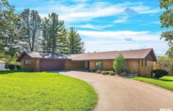 1381 OAK Drive, Lacon, IL 61540