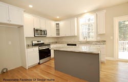 109 Lantern Drive, Sandown, NH 03873