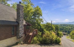2205 Eagle Feather Drive, Sevierville, TN 37876