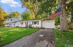 1438 43rd Street SW, Wyoming, MI 49509