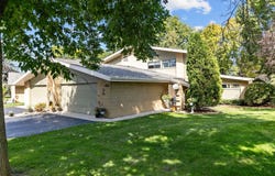 1233 W NICOLET CERCLE, APPLETON, WI 54914