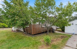 2337 E 8th St, Duluth, MN 55803