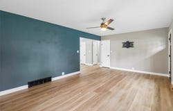 210 E 28th Street S, Newton, IA 50208