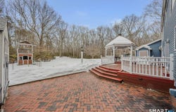 16 Greystone Drive, Montville, CT 06382