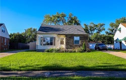20657 Bowling Green Road, Maple Heights, OH 44137
