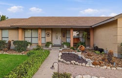 15224 PARK PLACE DR, Lytle, TX 78052