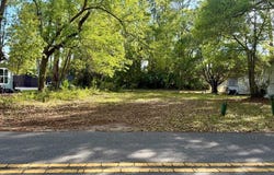 206 13th St, Apalachicola, FL 32320
