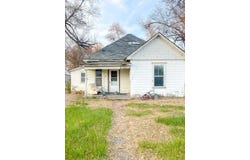 11 Seeley, La Junta, CO 81050