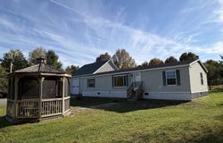 99 River Road, Irasburg, VT 05845