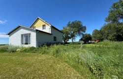8618 67th St NE, Starkweather, ND 58377