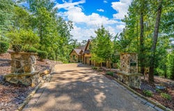 321 Wake Robin Drive, Sunset, SC 29685