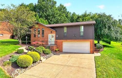 29 Lakeview Dr, Carroll Twp, PA 15063